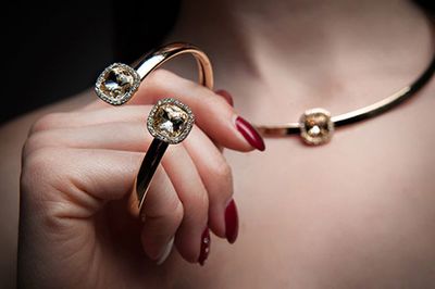 年輕人成珠寶首飾購買主力軍