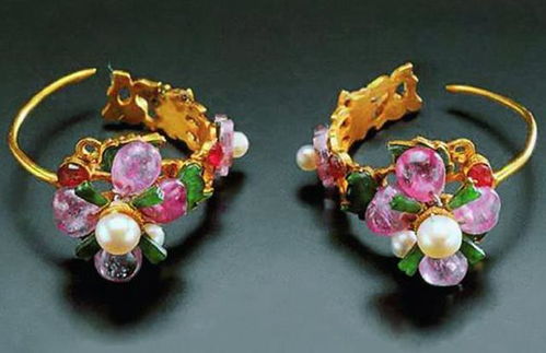 古代貴婦的奢華首飾 從鳳冠霞帔到永久禁止出國的國寶