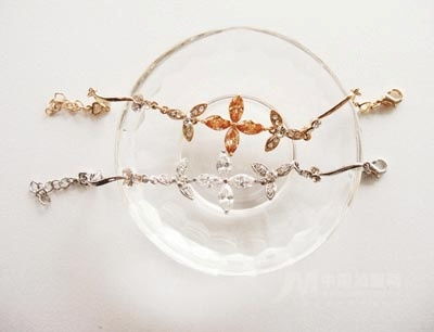 精品飾品加盟指南 排行榜、加盟費與首飾選擇